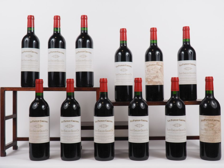 12 BOUTEILLES LE PETIT CHEVAL 1er GCC ST EMILION - 1996 - CBO