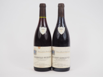 Vente aux enchères 2 BOUTEILLES PRINCE DE BOURBON PARME : 1 CHAMBOLLE MUSIGNY "LES DOMINI