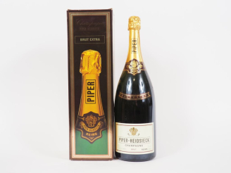 Vente aux enchères 1 MAGNUM CHAMPAGNE PIPER HEIDSIECK "BRUT EXTRA" - COFFRET