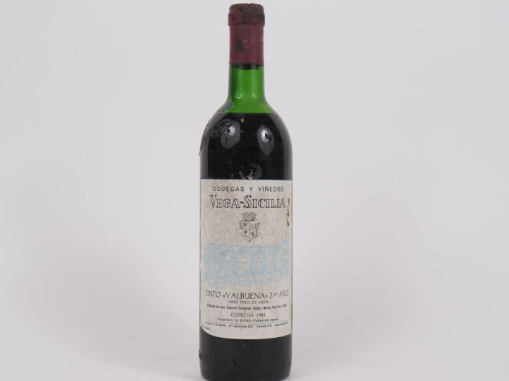 1 BOUTEILLE VEGA SICILIA "VALBUENA" 3er ANO - 1983 - HEP/CAPSULE CORRO