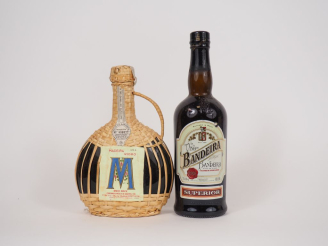 Vente aux enchères 2 BOUTEILLES : 1 VINO DE BANDEIRA SUPERIOR/1 MADEIRA IZIDRO MEIO DOCE
