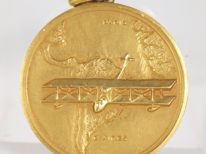 COTTUZO Y PIANA.  Médaille en or "Paris Buenos-Aires", "A nuestro Vale