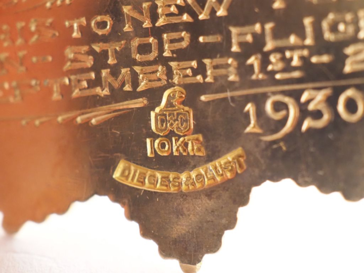 MEDAILLE DE RECOMPENSE OFFERTE PAR LE MAIRE DE NEW YORK A DIEUDONNE CO