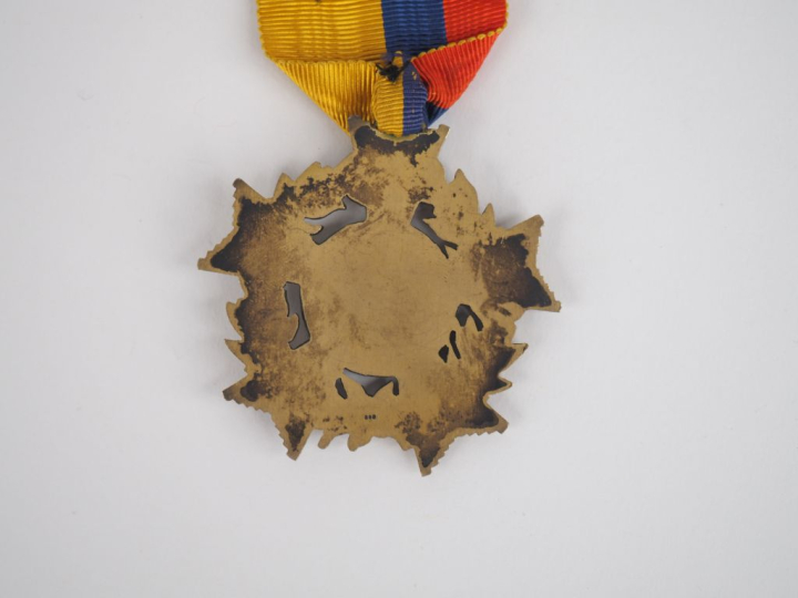 EQUATEUR  ORDRE D’ABDON CALDERON (1904) Insigne de Dieudonné Costes.  