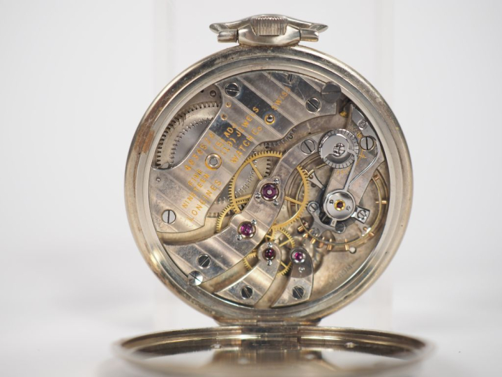 LONGINES.  Boitier No. 74923 Mouvement No. 4838578  Montre historique 