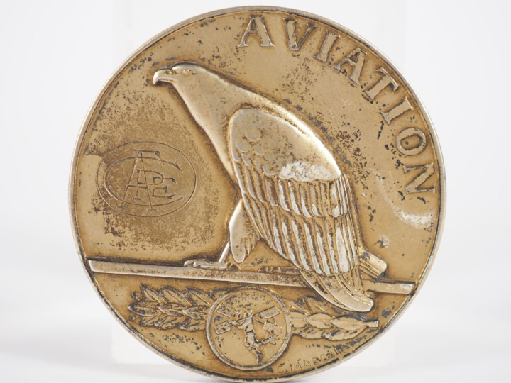 MASCAUX.  Médaille en argent doré "Aviation" "Voyage autour du Monde D