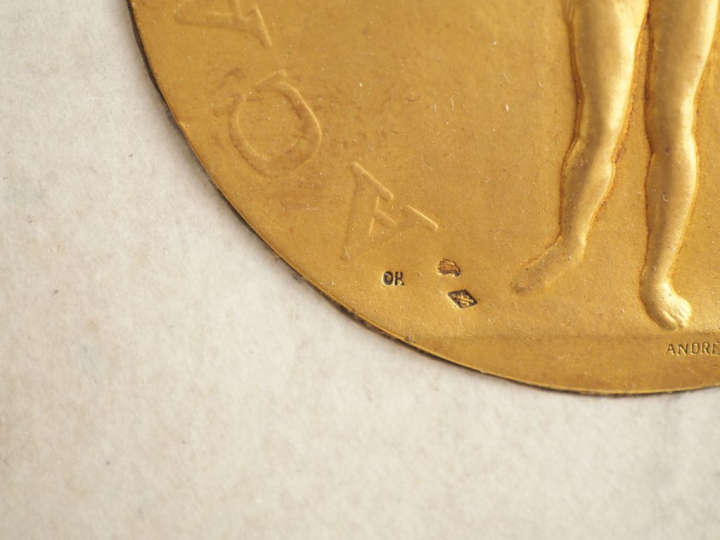 Médaille de l'Académie des Sports à Henri Farman 1908 pour sa victoire