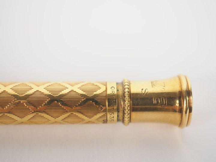WATERMAN.  Stylo mine en or, porte la mention gravée "Costes 14 avril 