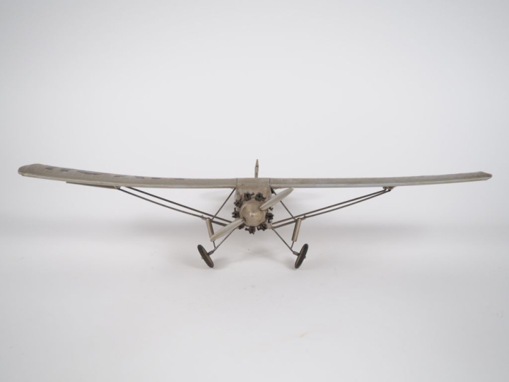 Reproduction du Spirit of St Louis.  Dim. 9 x 49 x 30 cm