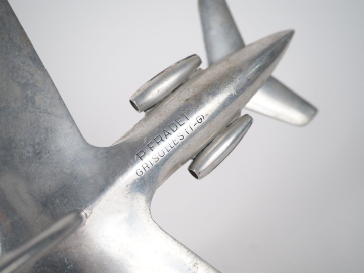 Avion bureau en métal chromé et marbre.  "Caravelle"