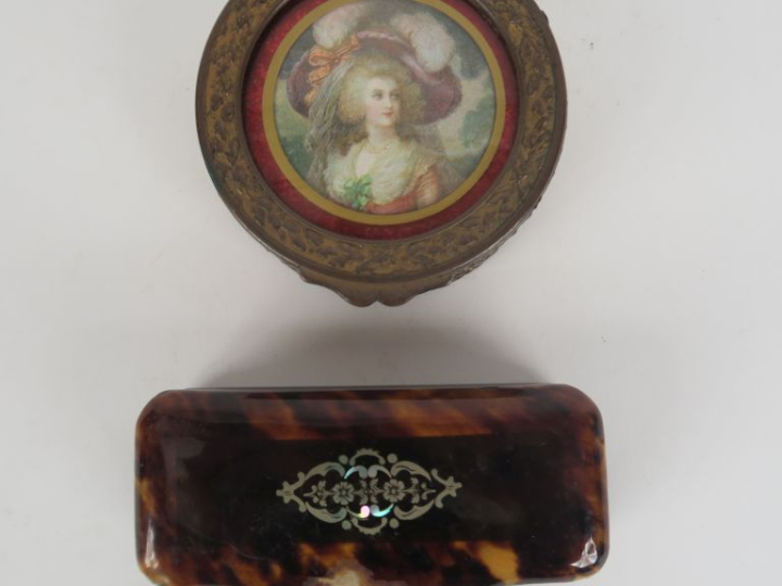 Petite boîte à bijoux Napoléon III de style Louis XVI en bronze doré à