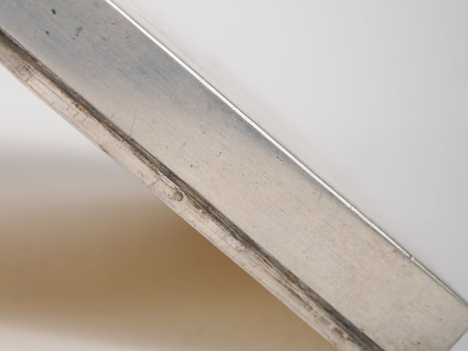 Boîte en argent et émail à décor des signes du zodiaque. Poids brut. 1