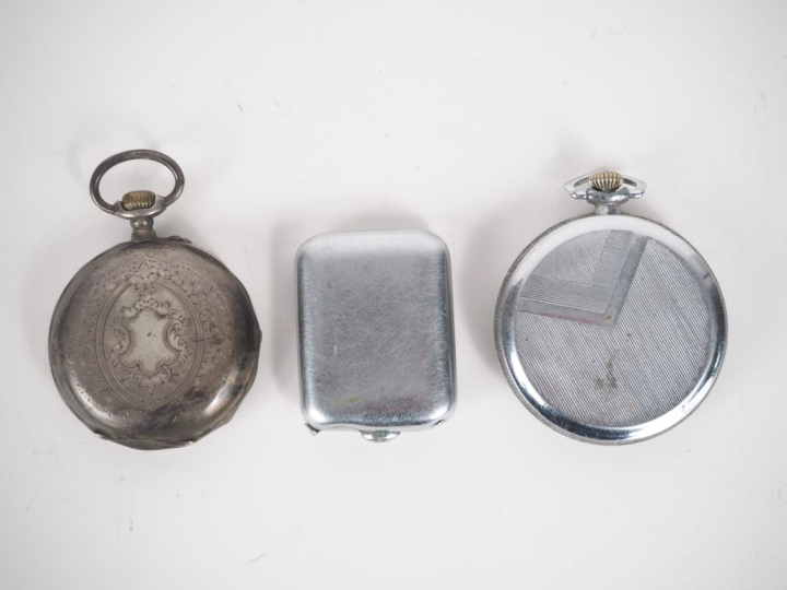 Montre de gousset en argent et émail, signée Dussopt fils. Diam. 4,5 c