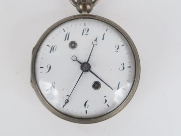 Montre de gousset en argent et émail, cadran à chiffres romains, aigui