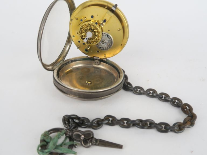 Montre de gousset en argent et émail, cadran à chiffres romains, aigui
