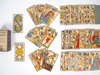 Vente aux enchères GRIMAUD. Jeu de tarot divinatoire 1930. Complet.