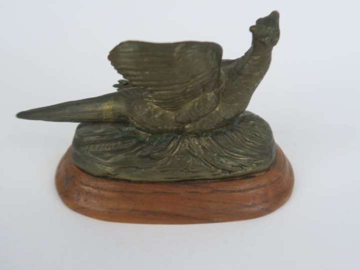 DELABRIERRE. "Faisan". Sujet en bronze sur un socle en bois. Signé. Di