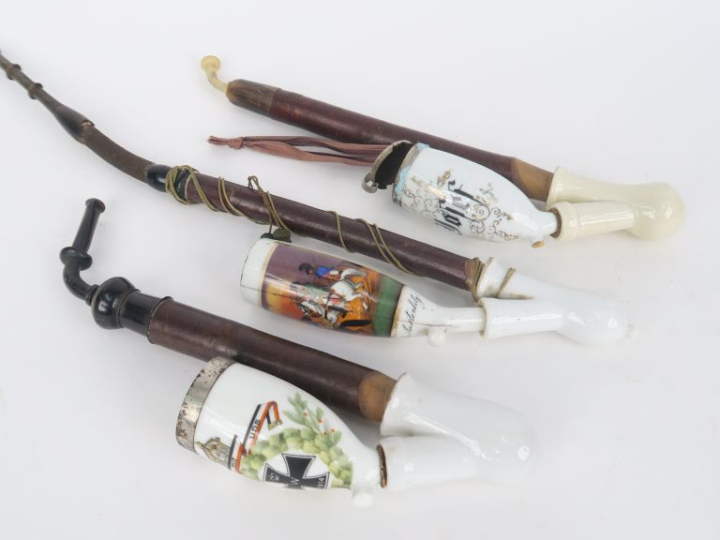 Collection de 9 différentes pipes en bois, corne, écume de mer et bois