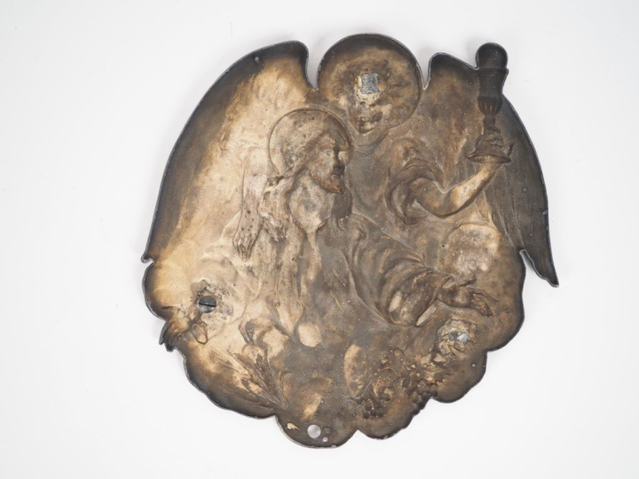 Plaque 1900 en métal argenté et doré, "le Christ et l'enfant Jésus ten