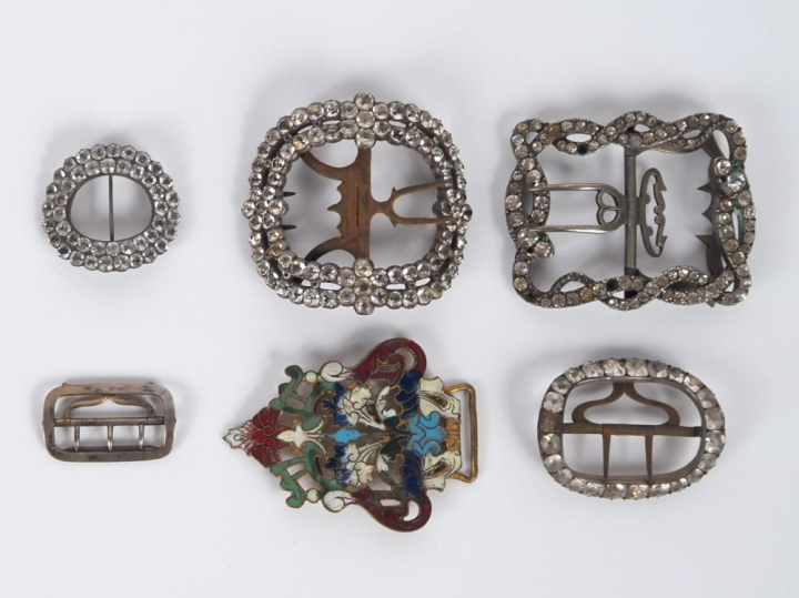 6 différentes boucles de ceintures Napoléon III en émail, métal argent