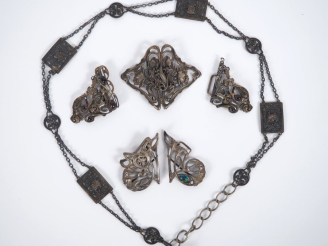 Vente aux enchères 5 différentes boucles de ceintures Art Nouveau en métal argenté à déco