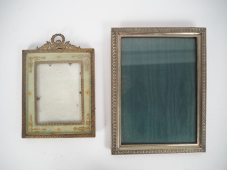 Vente aux enchères Cadre porte-photo Napoléon III de style Empire en laiton, à décor de f