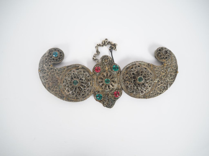 Eléments de ceinture Afrique du Nord en métal argenté, à décor filigra