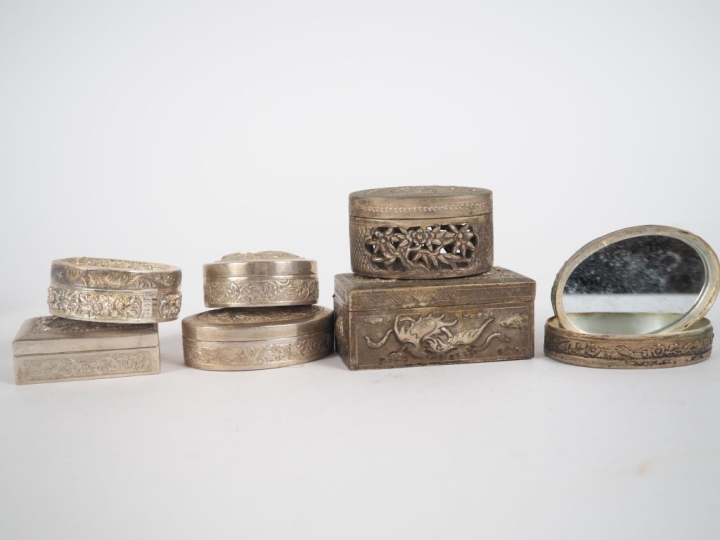 5 différentes boîtes à pillules de style extrême orient en argent bas 