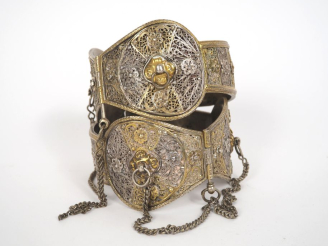 Vente aux enchères Paire de bracelets d'esclave Afrique du Nord en argent et argenté doré