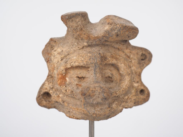 Antilles précolombiennes (V. 1000 apr. J.C). Deux têtes de figurines e