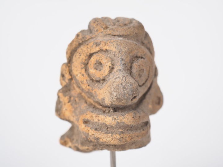 Antilles précolombiennes (V. 1000 apr. J.C). Deux têtes de figurines e