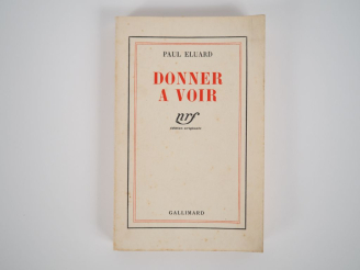 Vente aux enchères ÉLUARD (P.). DONNER À VOIR. Paris, Gallimard, 1939. In-12 broché, en g