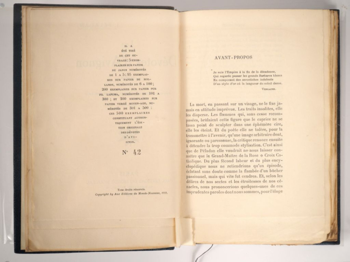 PÉLADAN (J.). LES DÉVOTES D’AVIGNON. P., Aux Éditions du Monde Nouveau