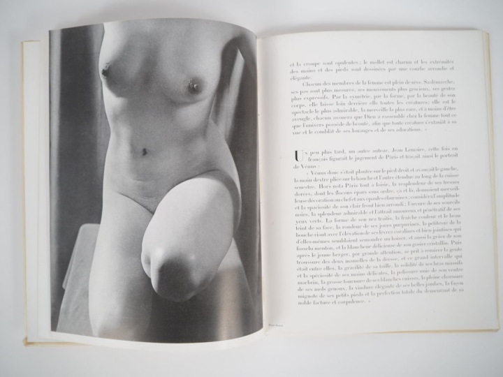 [PHOTOGRAPHIE]. LE LIVRE DES CHARMES. Paris, Éditions La Bourdonnais, 
