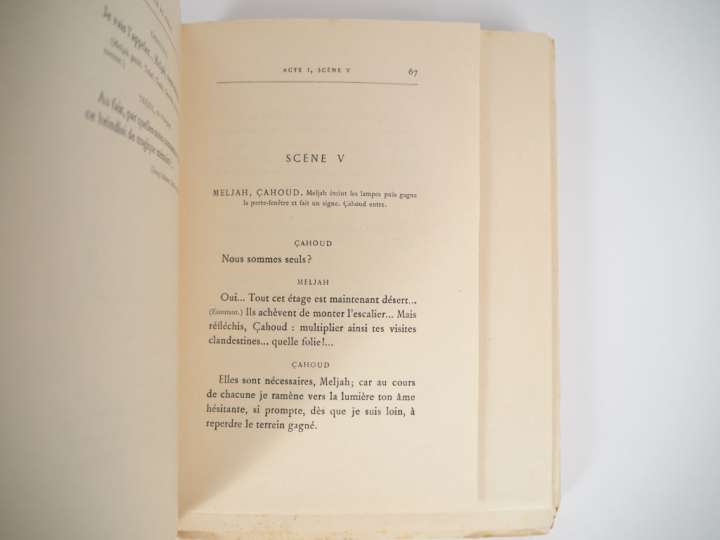ROUSSEL (Raymond). L’ÉTOILE AU FRONT. P., Lemerre, 1925. In-8 broché. 