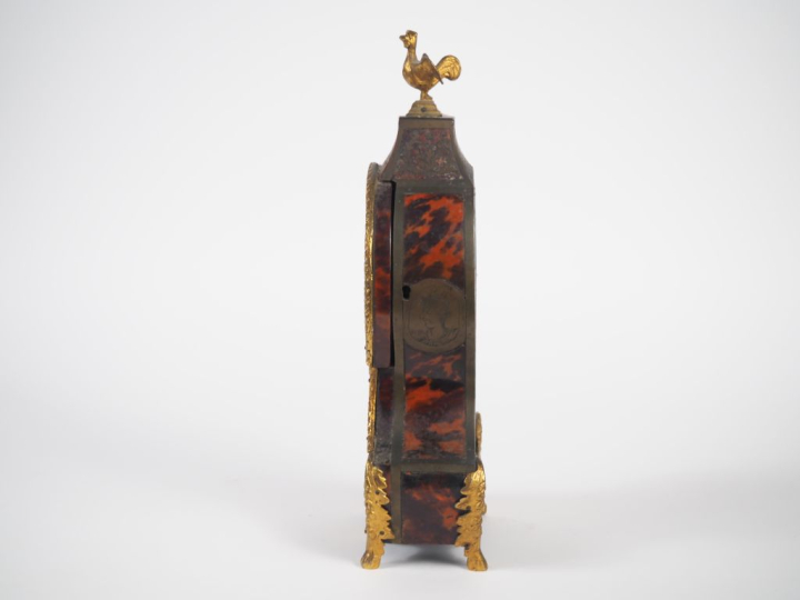 Porte-montre de style Louis XIV en forme de cartel, à décor en marquet