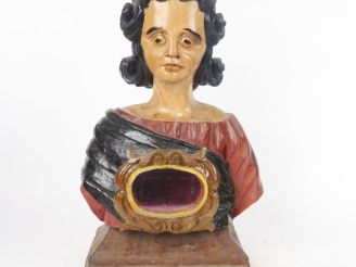 Vente aux enchères Reliquaire en bois sculpté polychrome figurant un buste d'homme, ajour