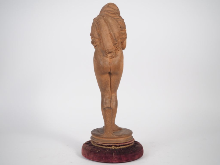 HOUDON (d'après). "L'hiver". Sculpture en terre cuite d'édition, sur u