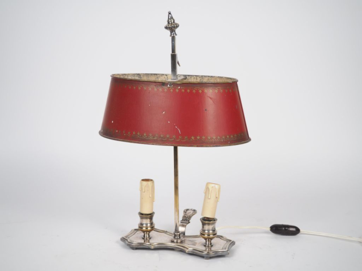 Lampe bouillotte XIXème en métal argenté et tôle rouge, éclairant à de