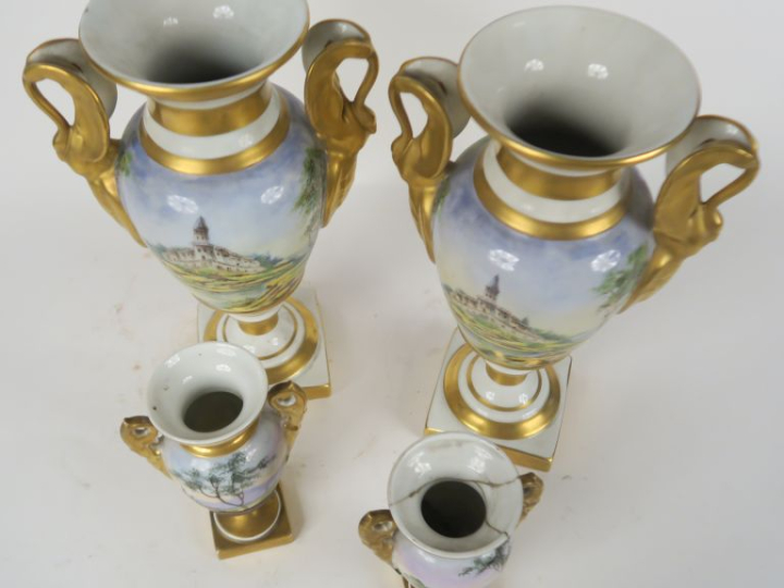 Garniture de cheminée Napoléon III en porcelaine de Paris à décor de p