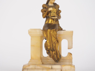 Vente aux enchères Dominique ALONZO. "Marguerite". Sculpture chryséléphantine sur un socl