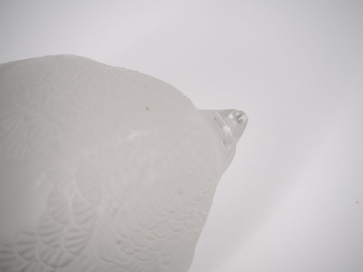 LALIQUE France. "Perdrix debout" et "Perdrix couchée" 2 presse-papiers