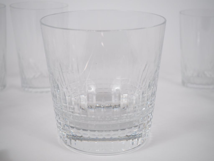BACCARAT. Partie de service à Whisky en cristal comprenant 1 flacon et