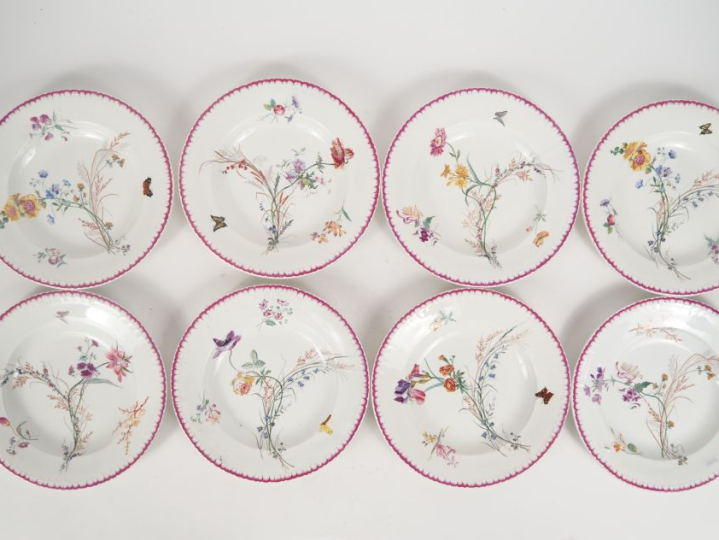 Manufacture de VIEILLARD à Bordeaux. Partie de service de table en faï