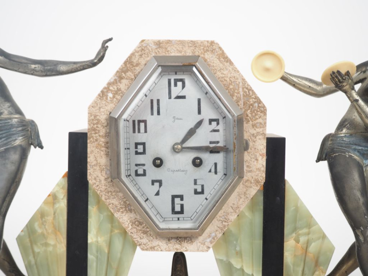 Garniture de cheminée de style Art Déco en régule, marbre bicolore et 