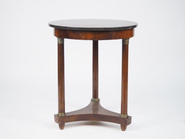 Guéridon Empire en acajou et placage d'acajou, plateau circulaire dess