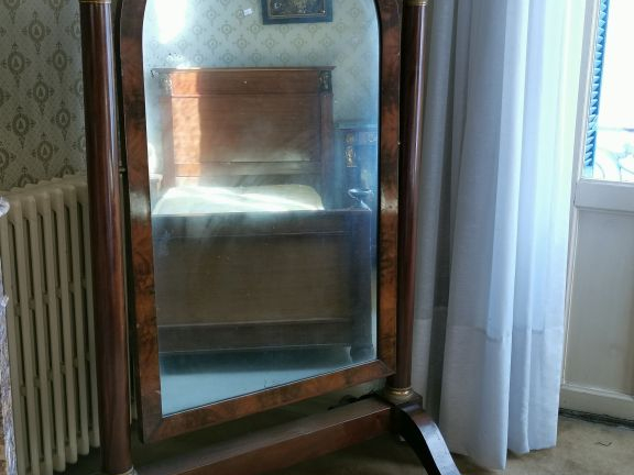 Mobilier de chambre à coucher Empire en acajou et placage d'acajou, or