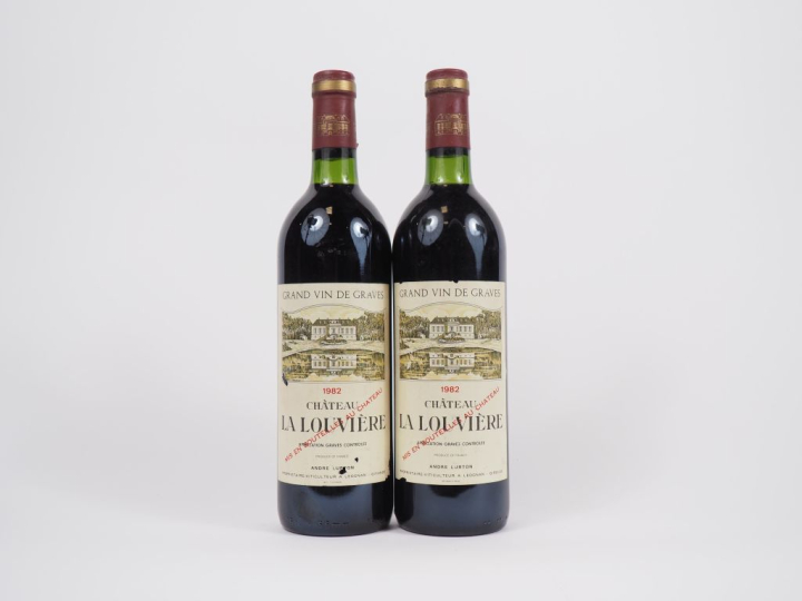 2 BOUTEILLES CHÂTEAU LA LOUVIÈRE GRAVES - 1982 - BG - ETLA