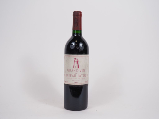 Vente aux enchères 1 BOUTEILLE CHÂTEAU LATOUR 1er GCC PAUILLAC - 1985 - ETLS
