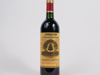 Vente aux enchères 1 BOUTEILLE CHÂTEAU ANGELUS 1er GCC ST ÉMILION - 1996 - BG